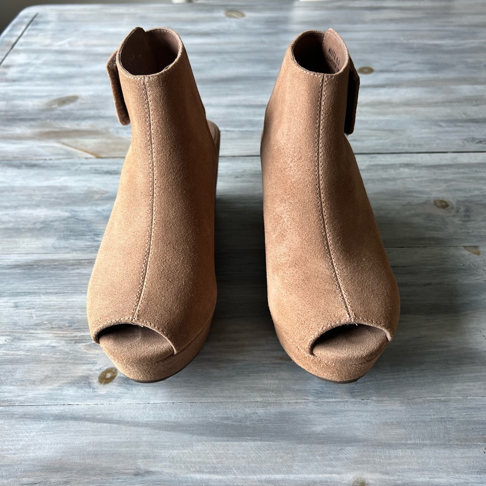 Women’s Chocolat Blu suede wedges size 6.5